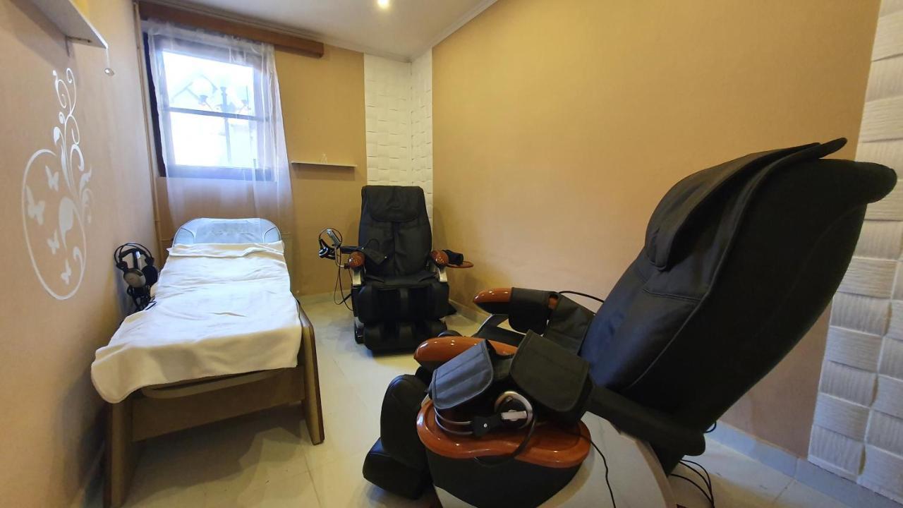 Harmonia Apartmanhaz بالاتوليلّي المظهر الخارجي الصورة